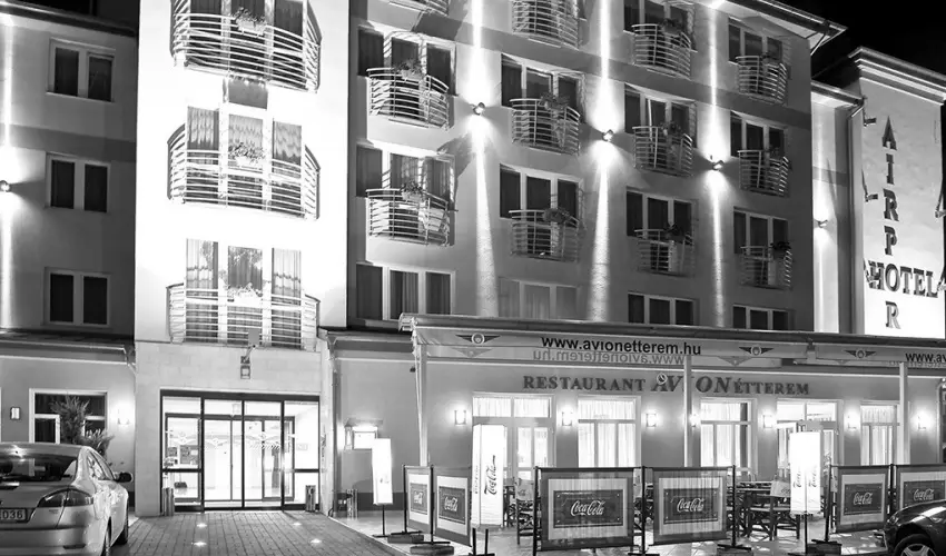 Airport Hotel Budapest Vecs�s