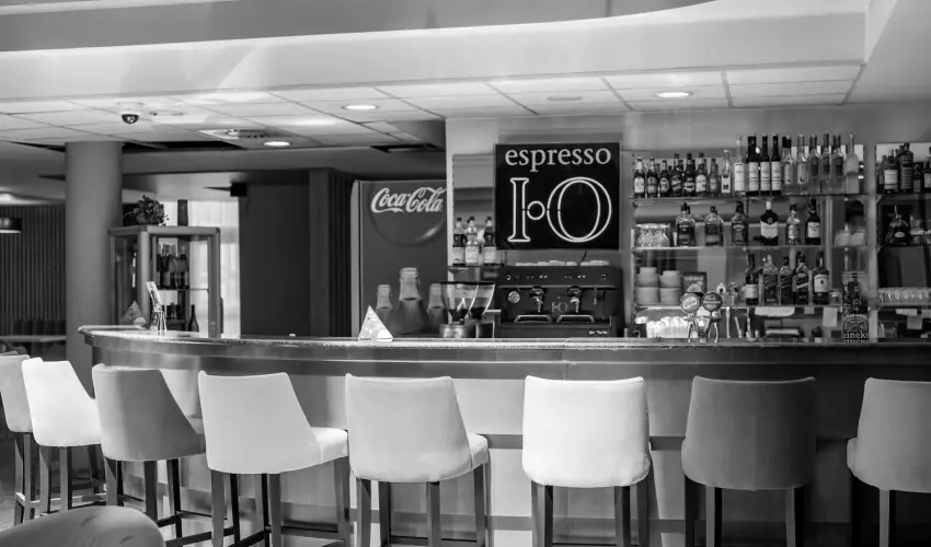 Airport Hotel Budapest Vecs�s