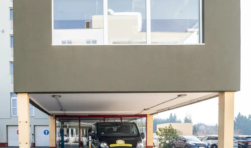 Airport Hotel Budapest Vecss