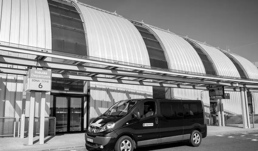 Airport Hotel Budapest Vecs�s