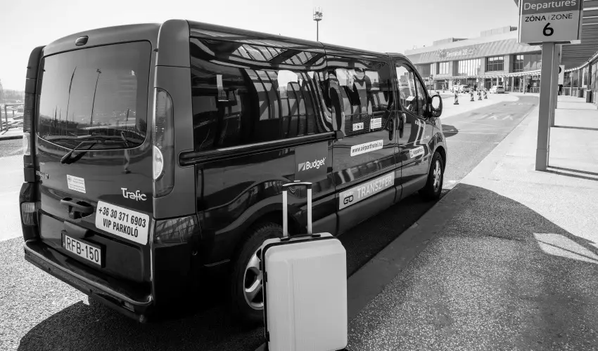 Airport Hotel Budapest Vecs�s