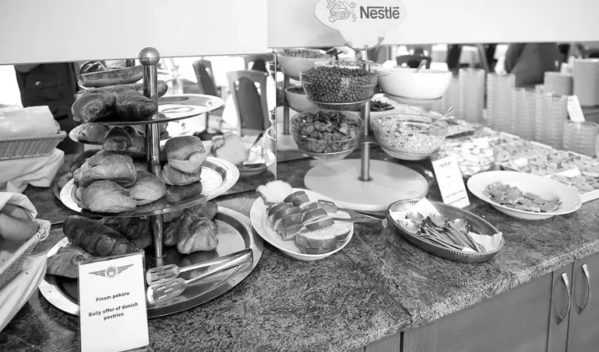 Airport Hotel Budapest Vecs�s