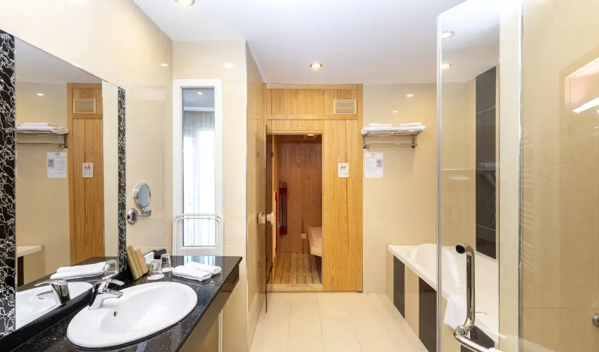 Colosseum Wellness Hotel Mrahalom