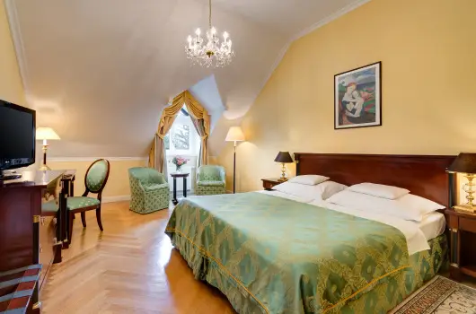 grf Degenfeld Kastlyszll, Tarcal