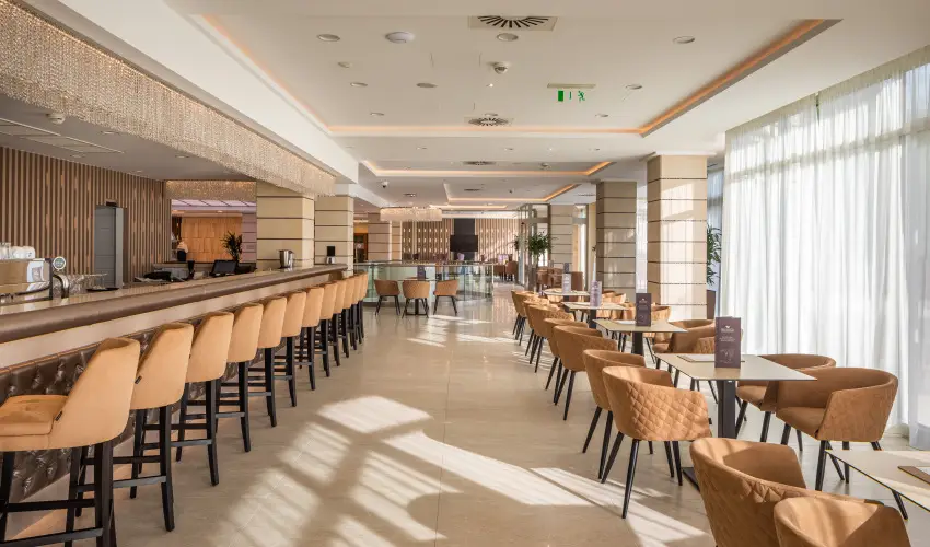 Greenfield Hotel Golf & Spa Bk, Bkfrd?