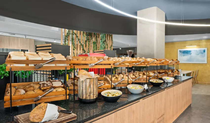 Park Inn by Radisson S�rv�r Resort & Spa S�rv�r